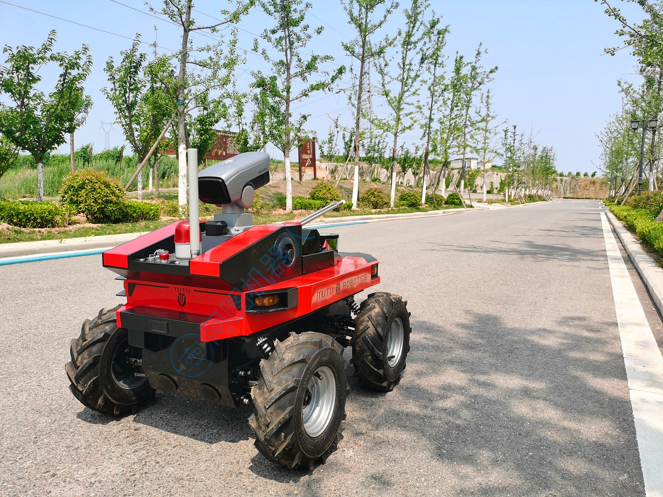 WT1000 AI Surveillance Security Patrol Robot Outdoor with Defense System Made in China